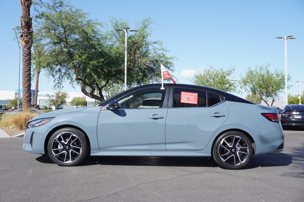 Certified 2025 Nissan Sentra SR FWD image 2