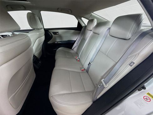 Used 2013 Toyota Avalon Limited w/ Technology Pkg FWD image 11