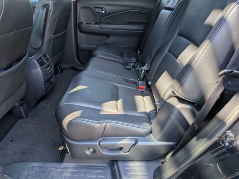 Certified 2017 Honda Pilot Touring image 19