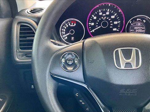 Used 2018 Honda HR-V LX image 10