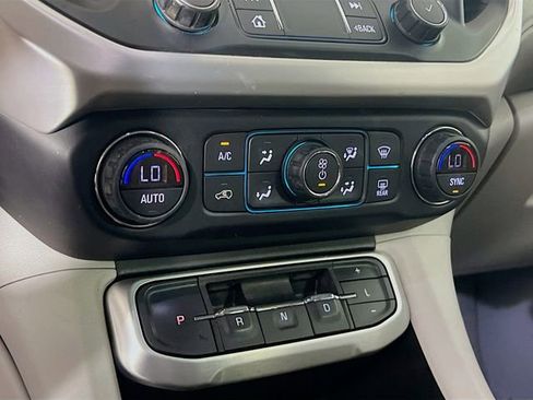 Used 2020 GMC Acadia SLT FWD image 14