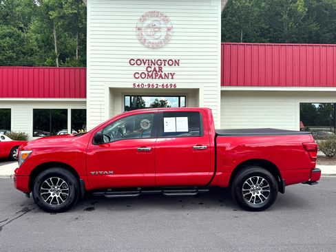 Used 2021 Nissan Titan SV w/ Accessory Utility Package image 3