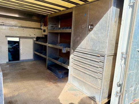 Used 2017 Chevrolet Express 3500 image 10