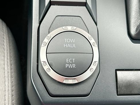 Used 2025 Toyota Tacoma SR5 RWD image 34