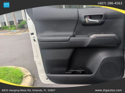Used 2017 Toyota Tacoma TRD Sport w/ Premium & Technology Package AWD/4WD image 14