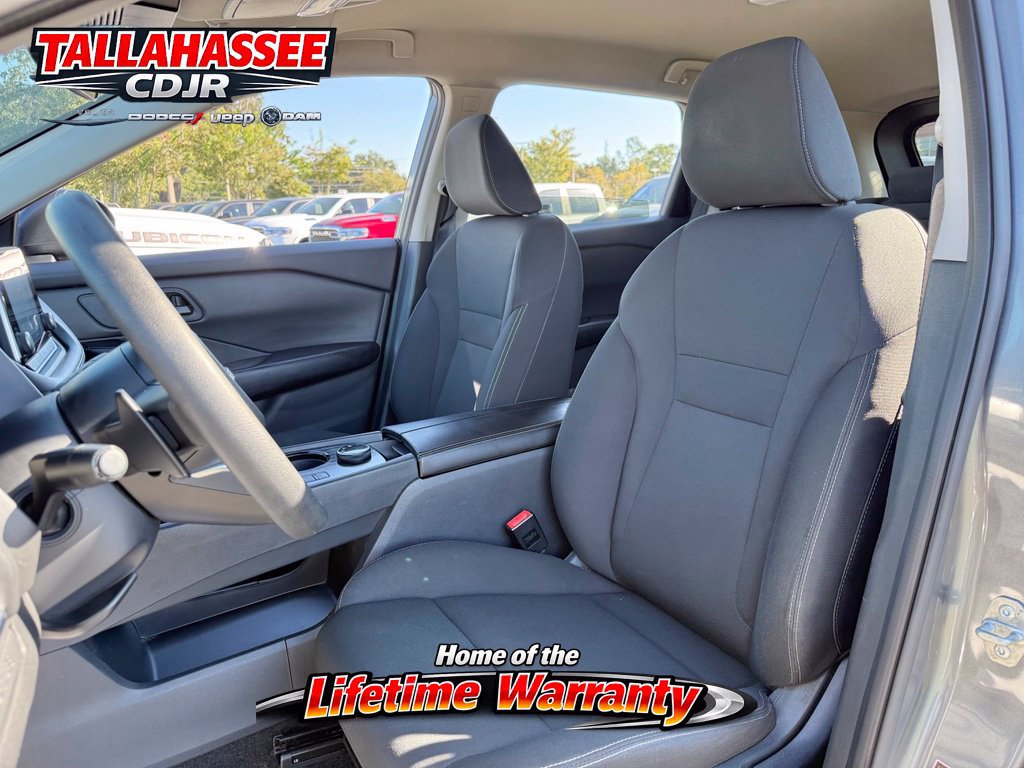 Used 2024 Nissan Rogue S AWD/4WD image 18