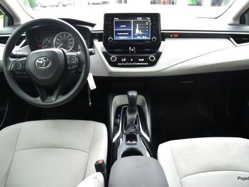 Used 2022 Toyota Corolla LE image 12