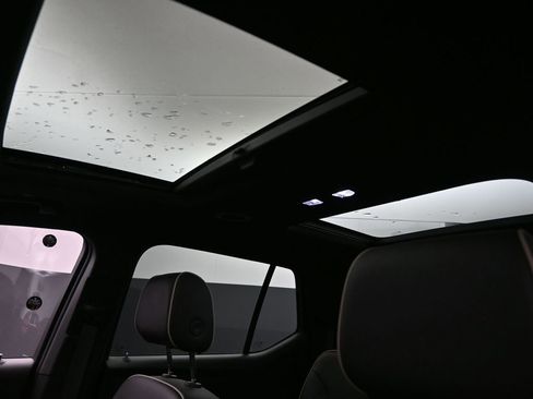 Used 2023 Chevrolet Traverse Premier image 25