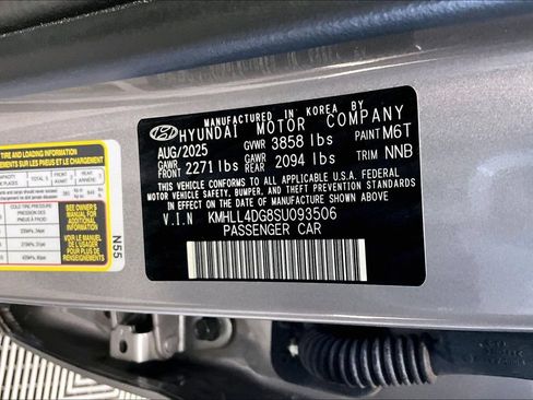 Used 2025 Hyundai Elantra SE FWD image 32