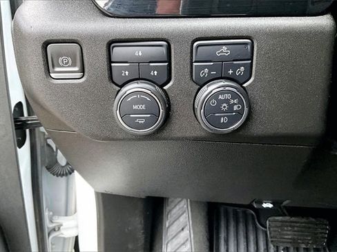 Used 2024 Chevrolet Silverado 3500 LT w/ Convenience Package image 16