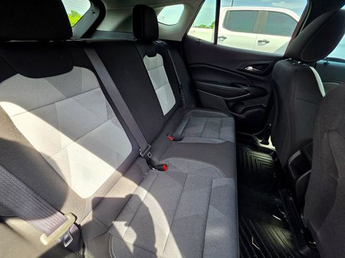 Used 2024 Chevrolet Trax LS w/ LS Convenience Package FWD image 21
