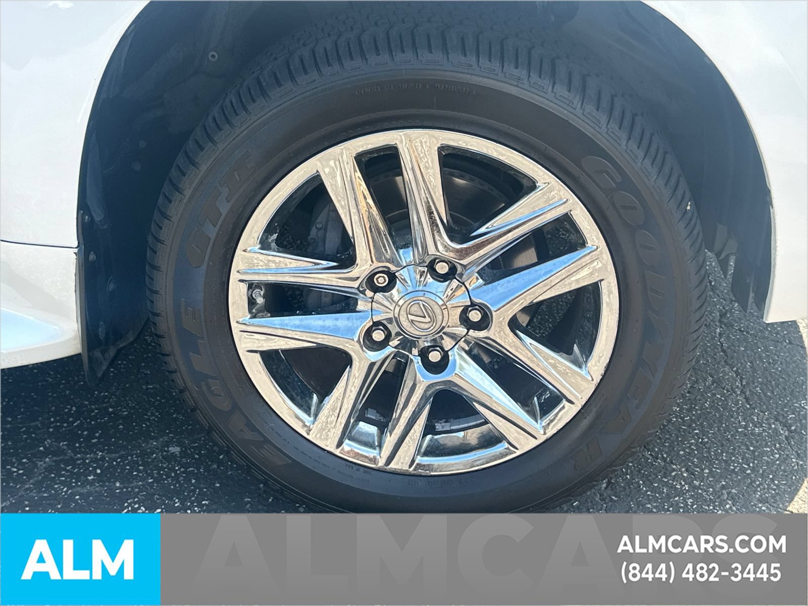 Used 2015 Lexus LX 570 4WD w/ Luxury Package image 14