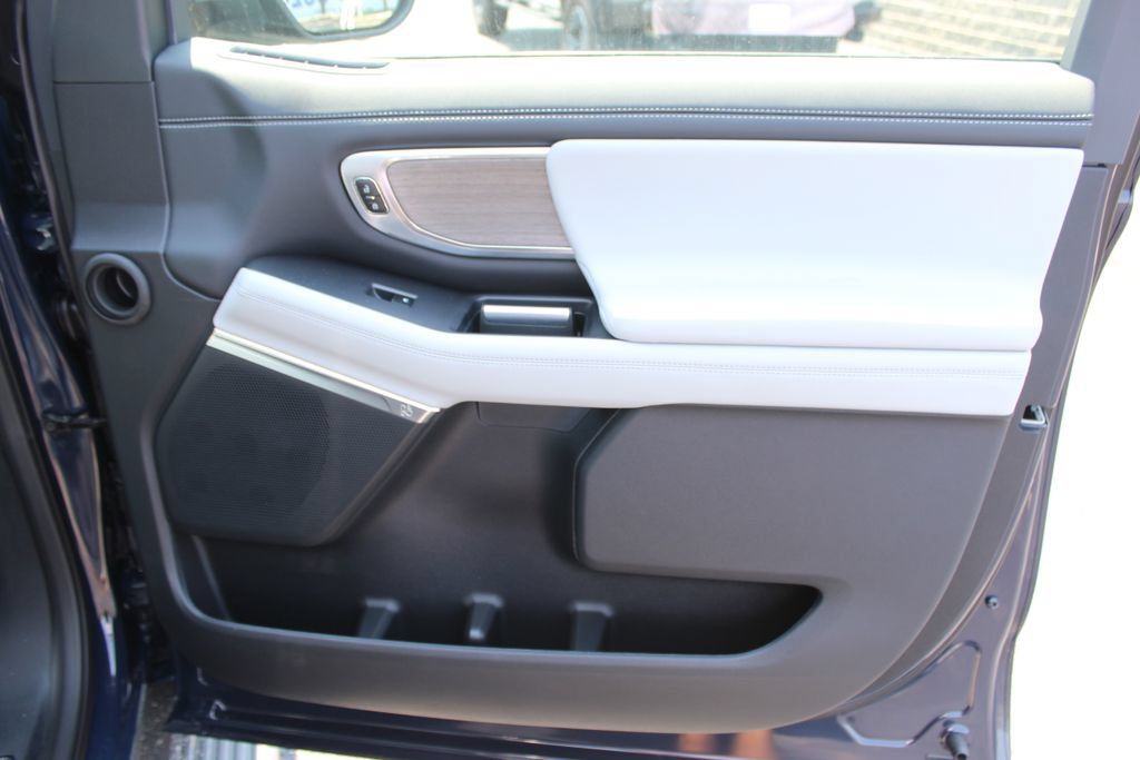 New 2027 Ford Expedition Max Platinum AWD/4WD image 11
