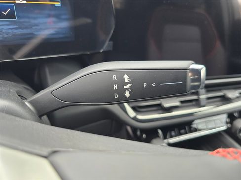 New 2026 Chevrolet Equinox EV RS image 32