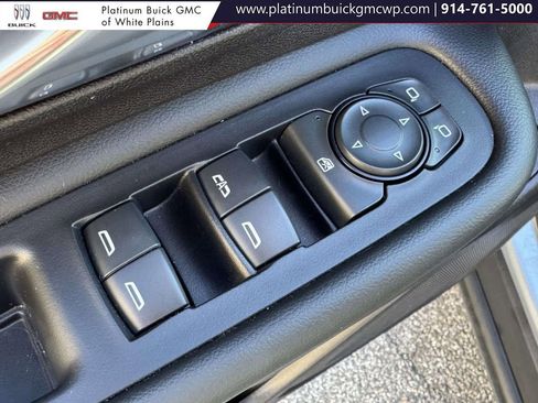 Used 2024 GMC Terrain SLE w/ Driver Convenience Package image 16