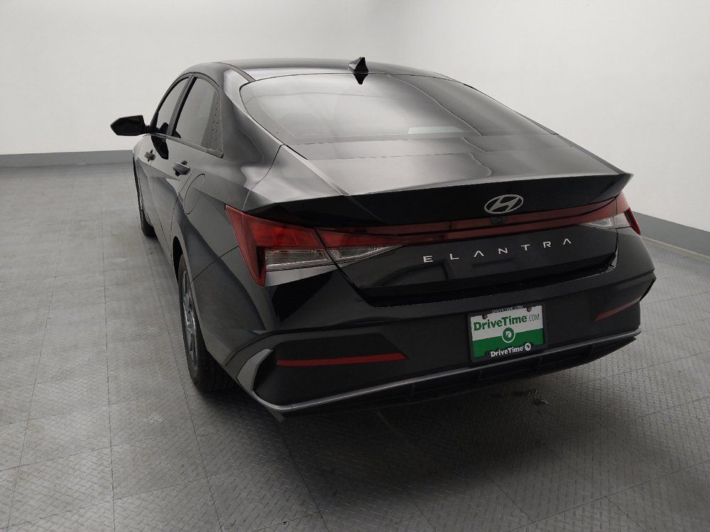 Used 2024 Hyundai Elantra SEL FWD image 6
