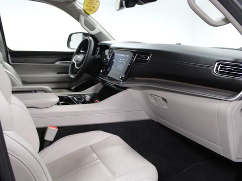 Used 2024 Jeep Wagoneer Series II image 30