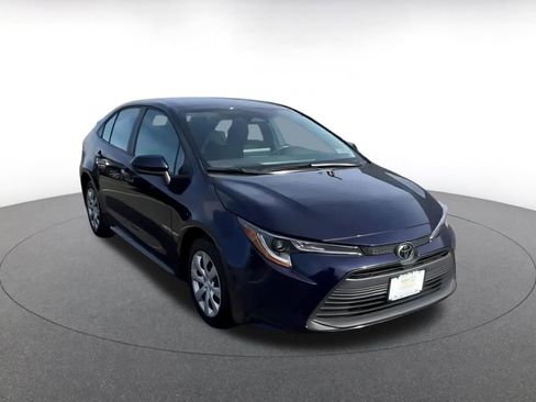 Used 2024 Toyota Corolla LE image 3