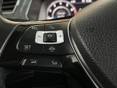 Used 2019 Volkswagen Tiguan SEL image 28