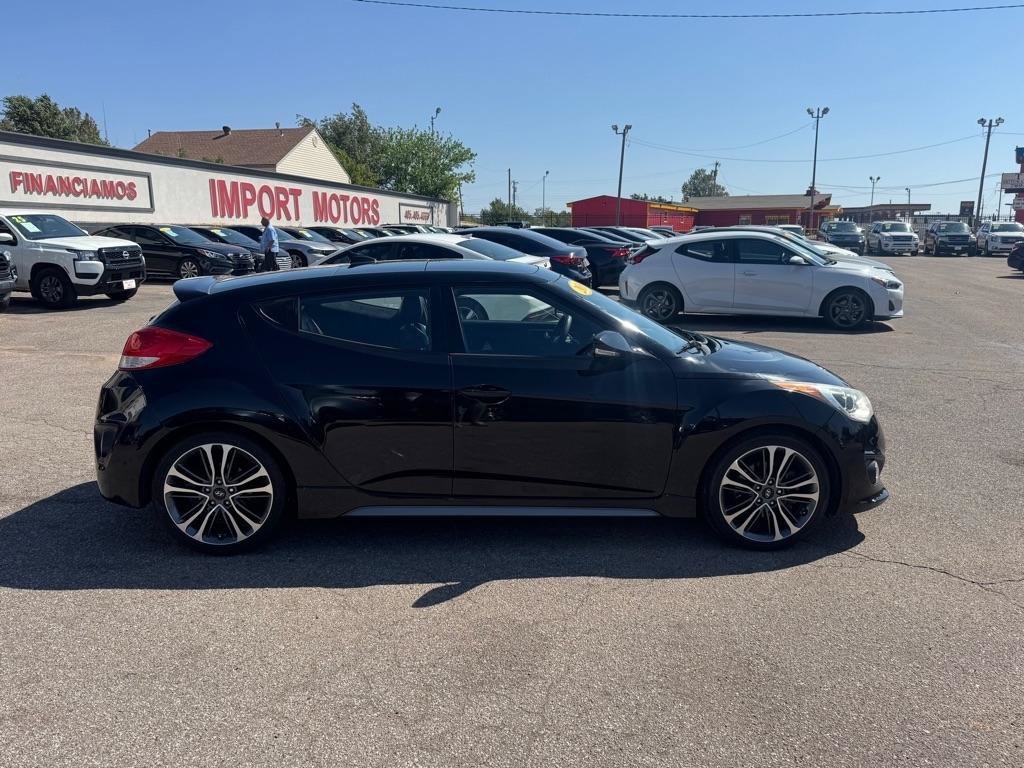 Used 2016 Hyundai Veloster Turbo w/ Option Group 04 FWD image 4