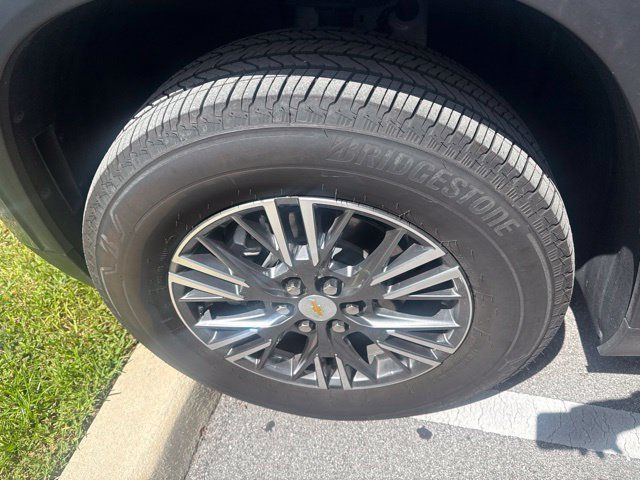 Used 2026 Chevrolet Traverse LT FWD image 11