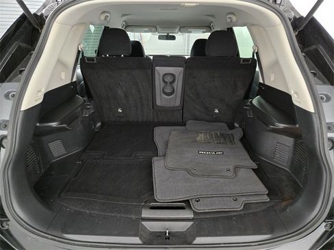 Used 2016 Nissan Rogue S image 19