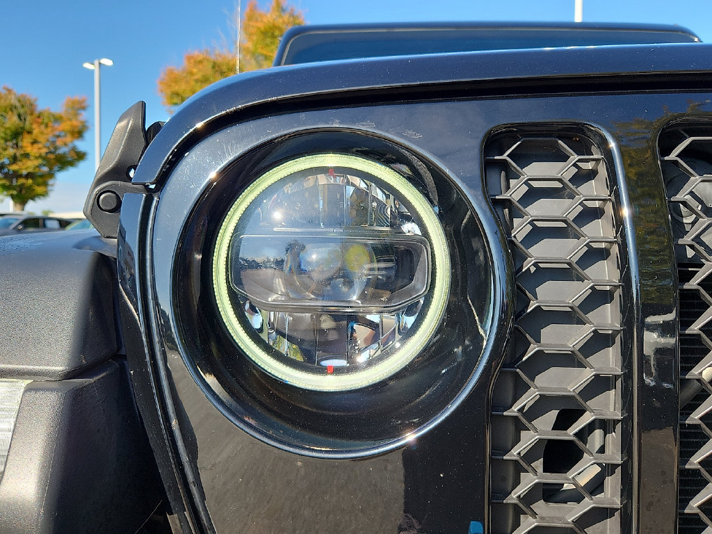 Used 2023 Jeep Wrangler Unlimited AWD/4WD image 9