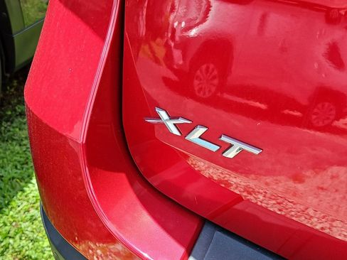 Used 2022 Ford Explorer XLT image 25