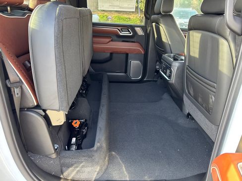 New 2026 GMC Sierra 3500 Denali Ultimate w/ LPO, Black Badging Package image 18