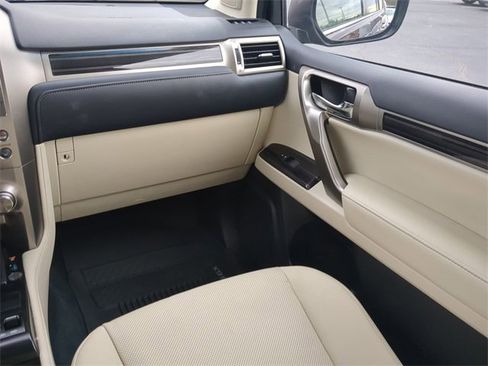 Used 2021 Lexus GX 460 Premium image 16