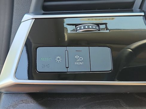 Used 2023 Audi Q8 Premium w/ Convenience Package AWD/4WD image 23