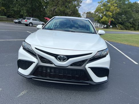 Used 2024 Toyota Camry SE image 15