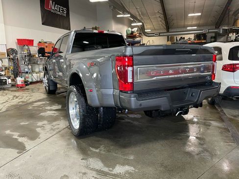 Used 2022 Ford F350 Limited image 3