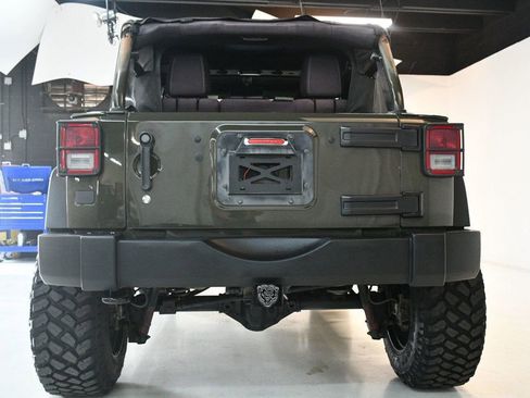 Used 2015 Jeep Wrangler Unlimited Rubicon w/ Dual Top Group image 15