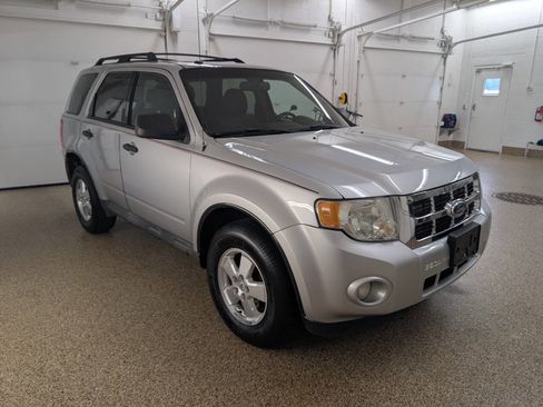Used 2011 Ford Escape XLT w/ 202A Rapid Spec Order Code AWD/4WD image 5