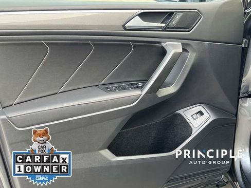 Certified 2022 Volkswagen Tiguan SE R-Line image 11