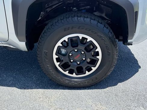 Used 2024 Toyota Tacoma TRD Off-Road AWD/4WD image 8