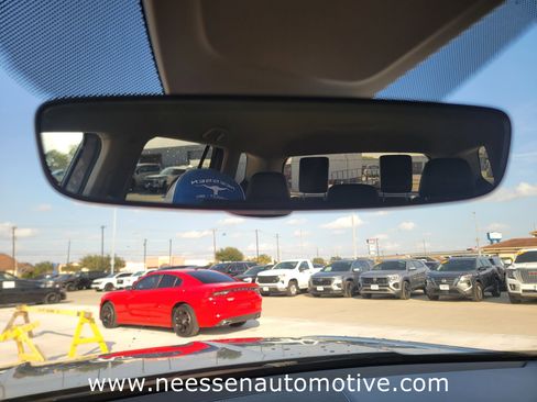 Used 2024 Volkswagen Atlas SE image 27