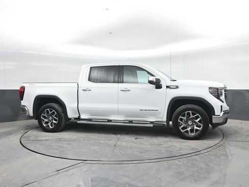 Used 2024 GMC Sierra 1500 SLT w/ SLT Premium Plus Package AWD/4WD image 9