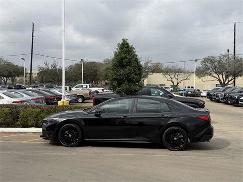 Certified 2025 Toyota Camry SE image 4