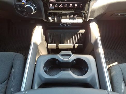 New 2026 RAM 1500 Big Horn AWD/4WD image 25