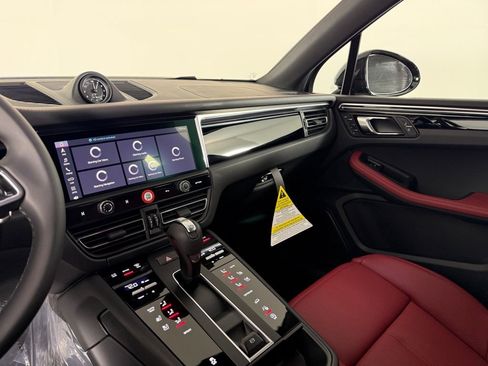 New 2026 Porsche Macan AWD/4WD image 26