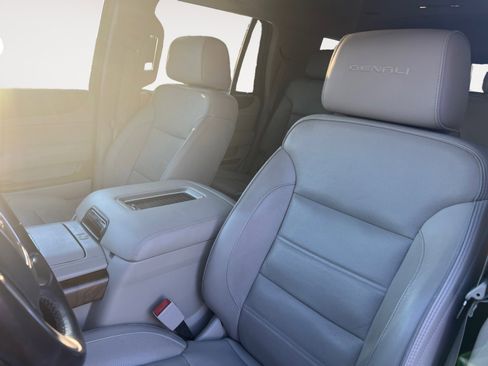 Used 2020 GMC Yukon Denali w/ Enhanced Security Package image 22