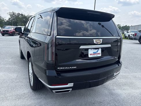 Used 2026 Cadillac Escalade Luxury RWD image 7