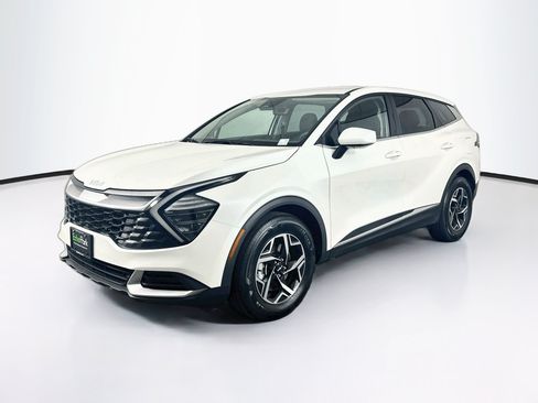 Used 2025 Kia Sportage LX FWD image 3