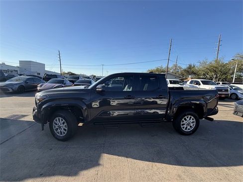 Used 2025 Toyota Tacoma SR5 image 8