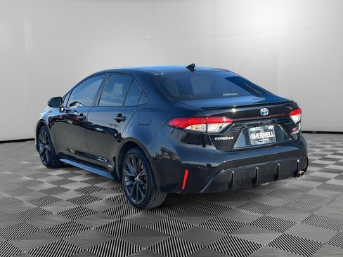 Used 2024 Toyota Corolla SE image 3