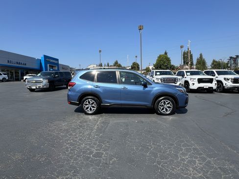 Used 2019 Subaru Forester Premium w/ All-Weather Package AWD/4WD image 7