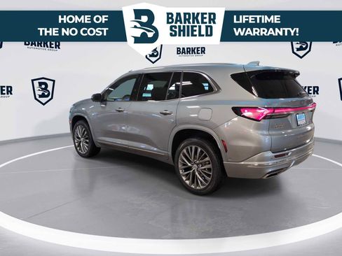 Used 2025 Buick Enclave Avenir AWD/4WD image 7