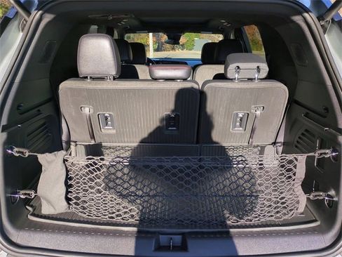 Used 2024 Chevrolet Traverse Z71 image 13